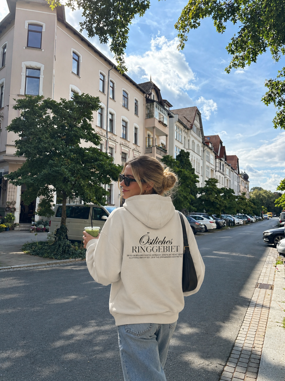 ÖSTLICHES RINGGEBIET HOODIE