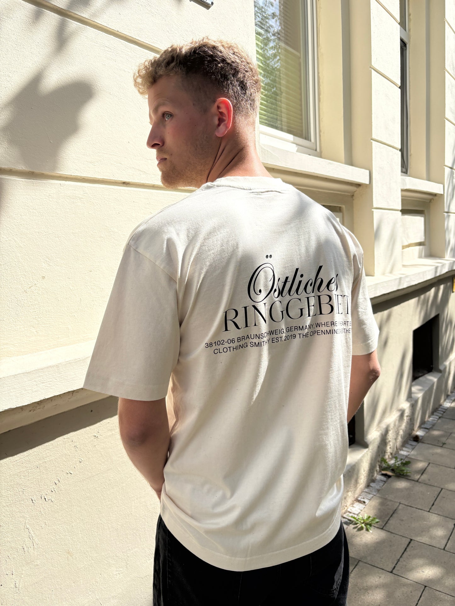 ÖSTLICHES RINGGEBIET T-SHIRT