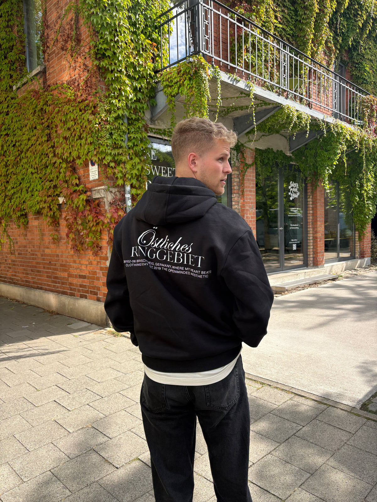 ÖSTLICHES RINGGEBIET HOODIE